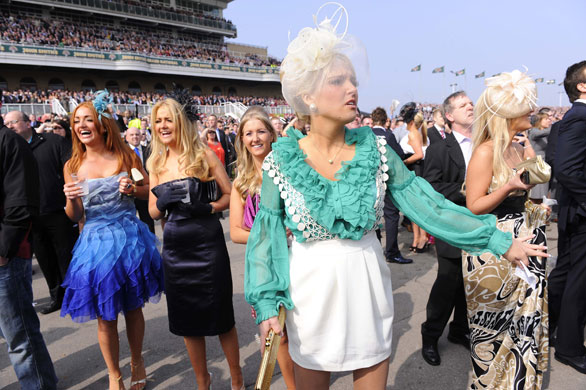 ladies at aintree : Aintree ladies day
