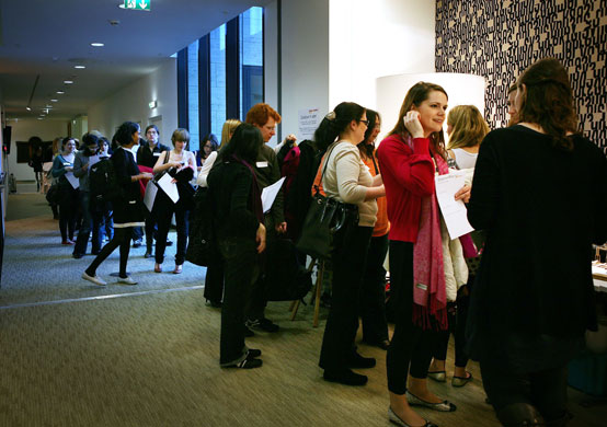 Chocolate tasting: Guests arrive