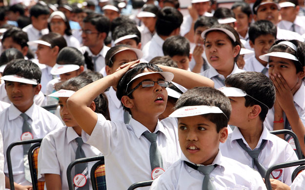 8 April 2009: New Delhi, India: School children gather to mark World Health Day