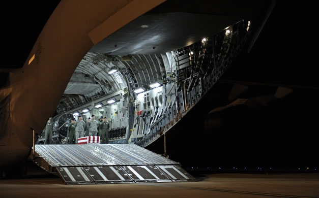 8 April 2009: US: The transfer case containing the remains of Israel Candelaria Mejias