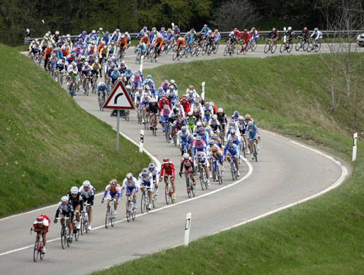 24sport: The pack of riders