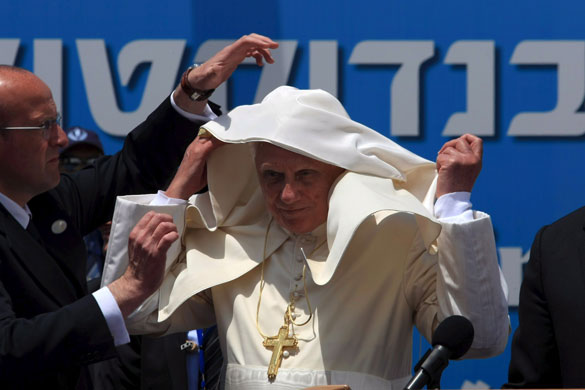 Pope visits Israel : Pope Benedict XVI arrives in Israel 