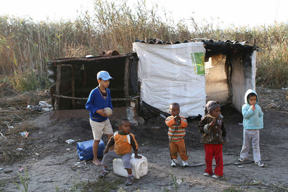 Tesco fruit farms: Workers' children at a fruit farm in Ceres in South Africa