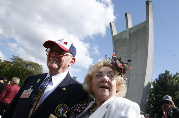 berlin airlift : Dale Whipple, Traute Gier