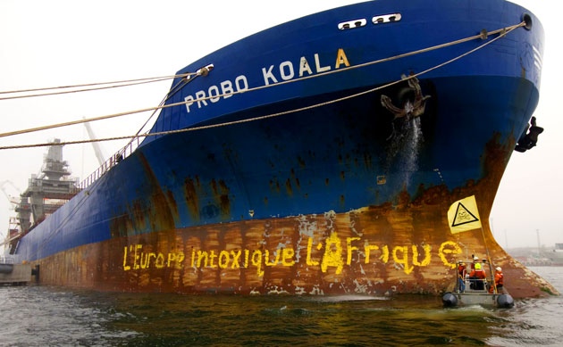 Toxic waste investigation: Greenpeace Painting the Probo Koala  