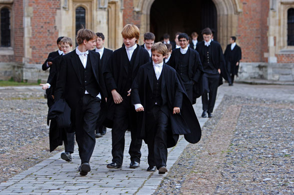 http://static.guim.co.uk/sys-images/Guardian/Pix/pictures/2009/5/14/1242303662991/School-uniforms-Boys-make-010.jpg