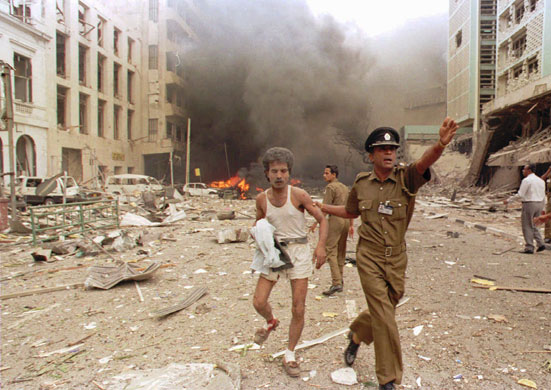 Tamil Tigers surrender: Massive Tamil Tiger bomb in Colombo 1996