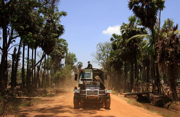 Tamil Tigers surrender: fighting in Northern Sri Lanka 2009 