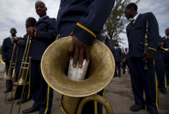 24 hours: police band in haiti 