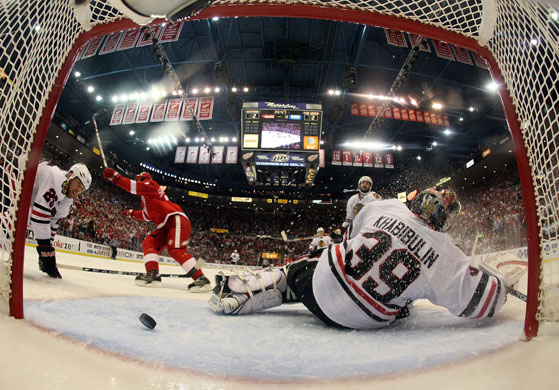 24sport: Chicago Blackhawks v Detroit Red Wings - Game Two