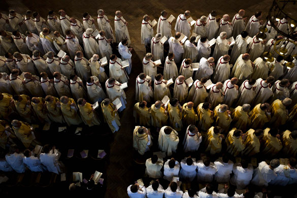 22 May 2009: London, UK: Clergy during the installation of Archbishop Vincent Nichols