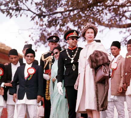 Narayanhiti Palace Museum: Queen Elizabeth II with the King of Nepal in Katmandu