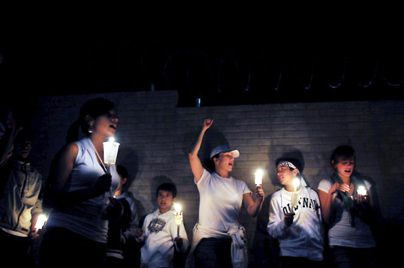 24 hours: Opposition supporters in Guatemala City