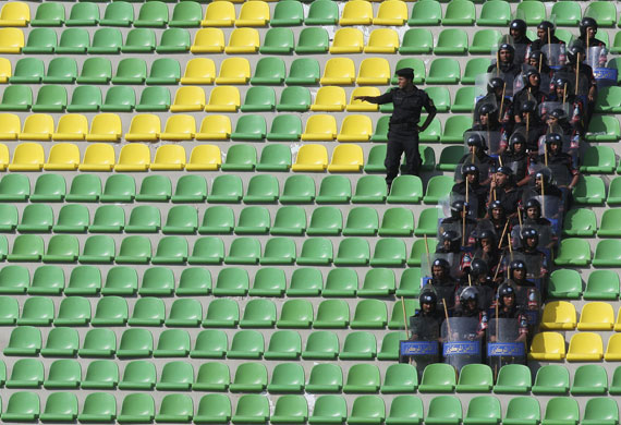 24 hours: Egyptian security at a football match