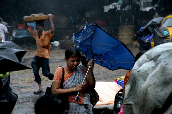 Cyclone Aila: Cyclone Alia leaves trail of devastation in West Bengal