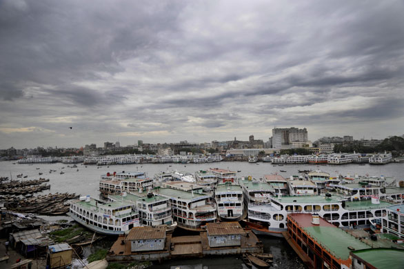Cyclone Aila: Stranded ferries in Dhaka, Bangladesh 