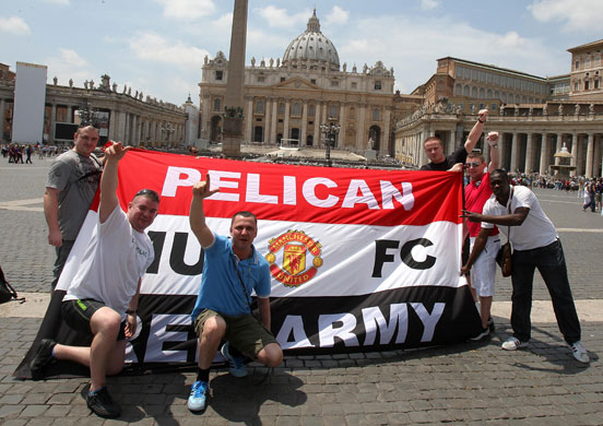 Countdown to kickoff: Red Army fans show their allegiance in Saint Peter's Square