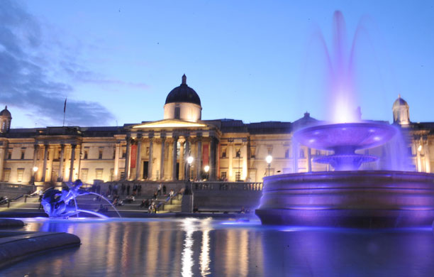 Trafalgar Square fountain: Trafalgar Square fountain lights