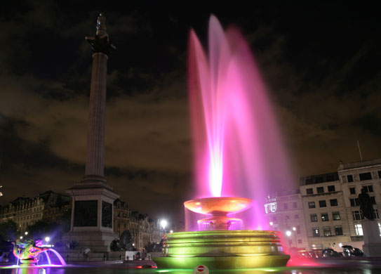 Trafalgar Square fountain: Pink high spout fountain