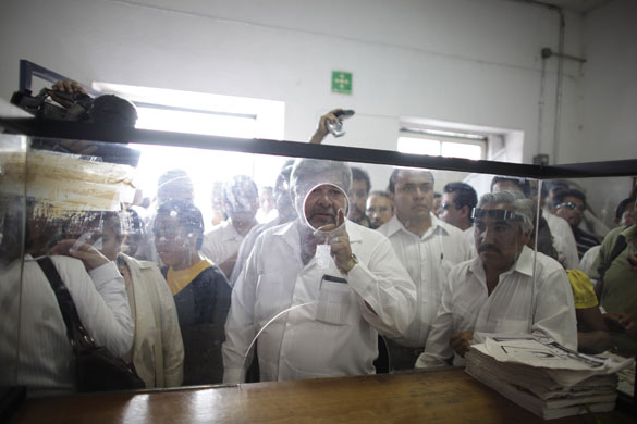 29 May 2009: Zitacuaro, Mexico: Supporters of Antonio Ixtlahuac demand his release