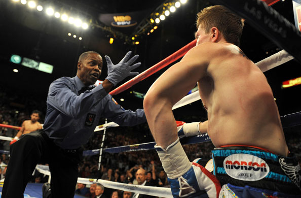 Hatton and Pacquiao: Referee Kenny Bayless counts Ricky Hatton