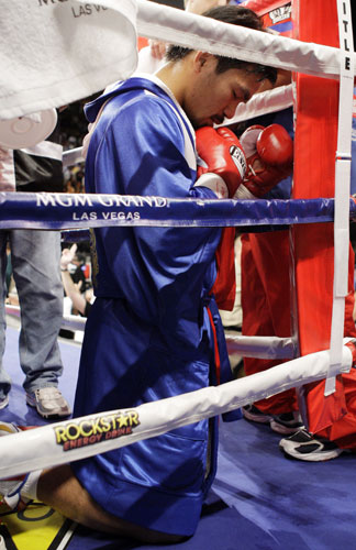 Hatton and Pacquiao: Manny Pacquiao prepares for the junior welterweight title match