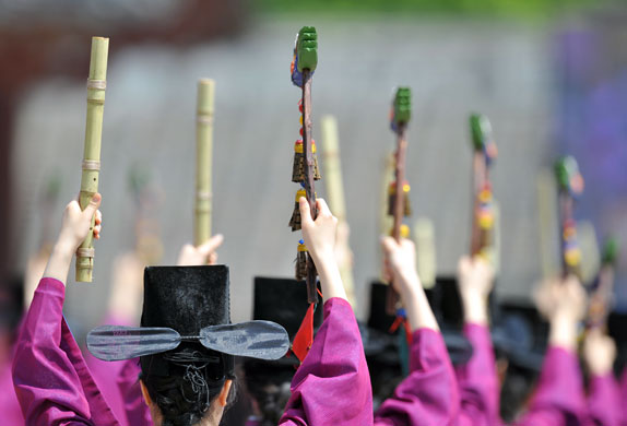 3 May 2009: Seoul, South Korea: Dancers perform a traditional dance