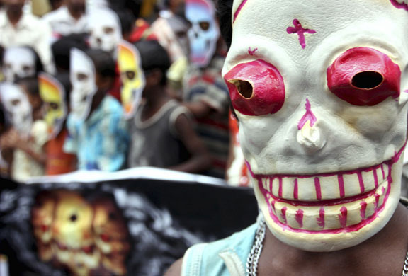 31 May 2009: Kolkata, India: Children during World No Tobacco Day