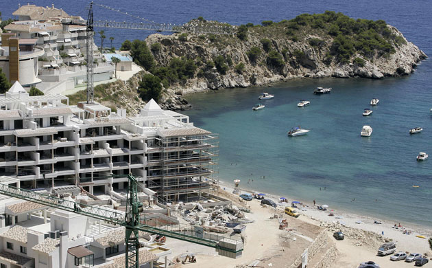 Spanish coastlines: 2007: New holiday homes being built in Altea on Spain's Costa del Sol