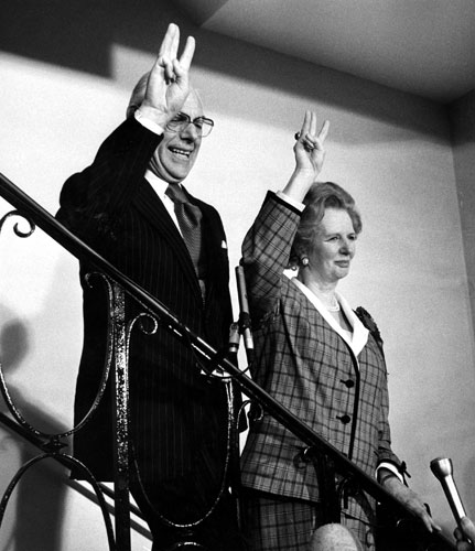 Margaret Thatcher: 1989: Margaret and Denis Thatcher signal a third victory