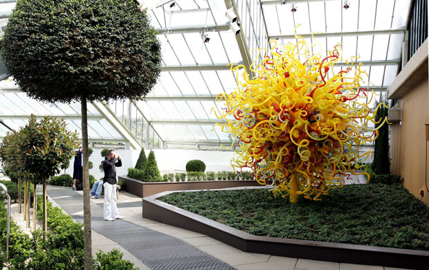 Kew Gardens: 2005: The Sun by Dale Chihuly, part of a glass exhibition