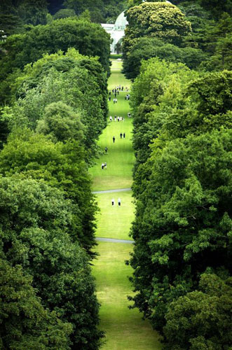 Kew Gardens: 2003: Members of the public wander through the Royal Botanical Gardens