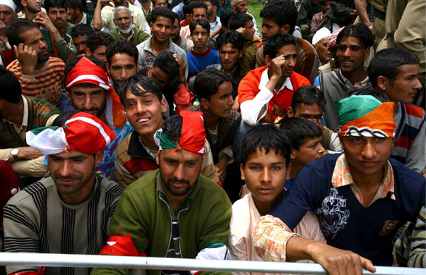 Gandhi election campaign: 27 April, Khanabal: Supporters of Indian National Congress during a rally