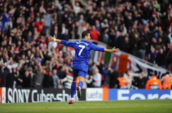 Arsenal v Man Utd: Ronaldo celebrates