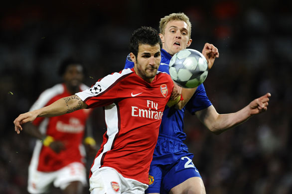 Arsenal v Man Utd: Fletcher challenges Fabregas