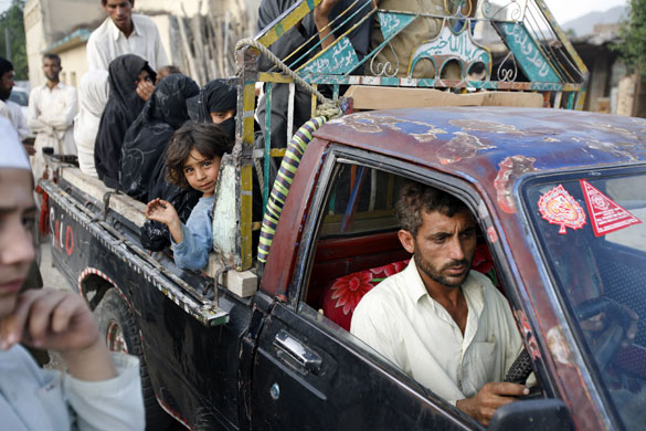 Pakistan refugees: Refugees flee Buner fighting