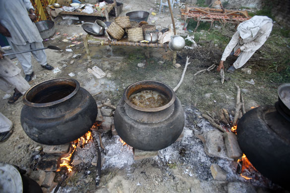 Pakistan refugees: Refugees flee Buner fighting