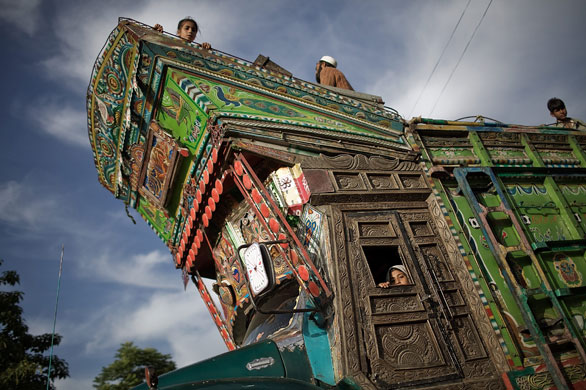 Pakistan refugees: Refugees Flee Fighting in Buner