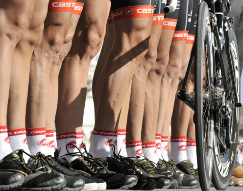 24sport: Riders stand on Piazza San Marco (St. Peter's square) 