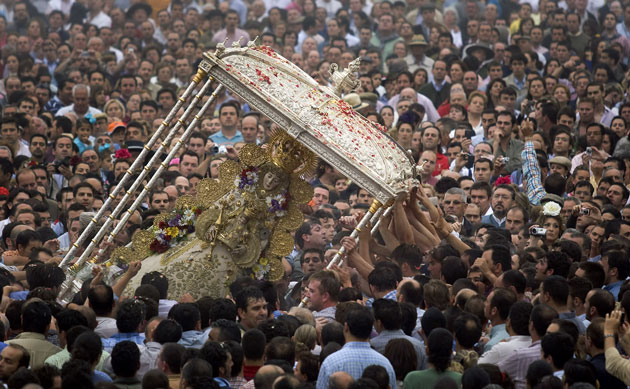 1 June 2009: El Rocio, Spain: Rocio's Virgin sculpture is carried through streets
