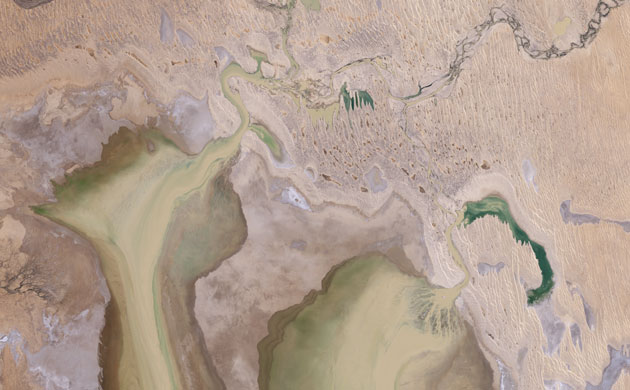 Satellite Eye: Waves in central Australia'ss Simpson Desert