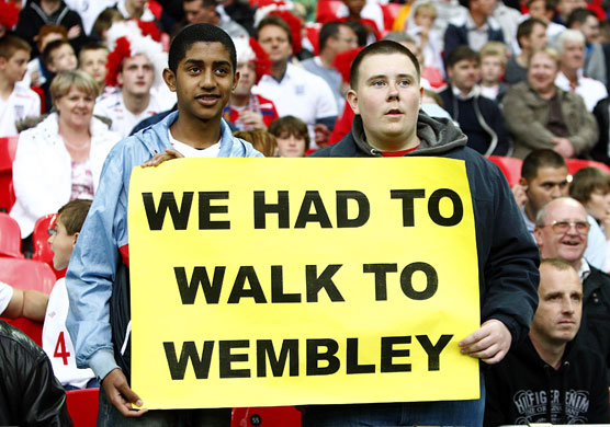 england andorra: Fans' banner