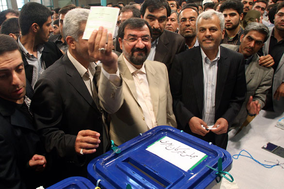 Elections in Iran: Presidential candidate Mohsen Rezai casts his ballot