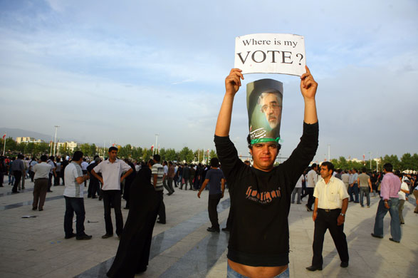 Iran protests: Iranians Protest President Mahmoud Ahmadinejad Re-Election
