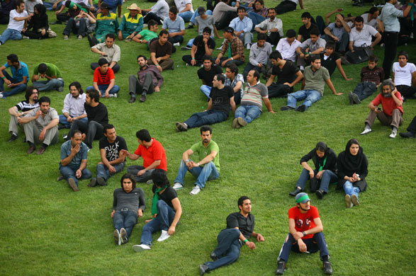 Iran protests: Iranians gather peacefully while demonstrations go on in the streets