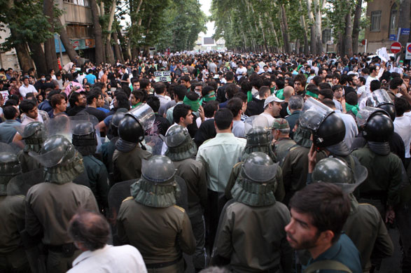 Iranian protests: Police in riot gear block Mousavi supporters