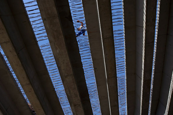 24 hours in pictures: Bridge construction near Pristina's International Airport, Slatina