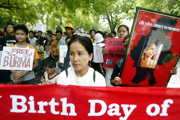 Aung San Suu Kyi 64th: Burmese nationals in Delhi protest on Aung San Suu Kyi 64th birthday