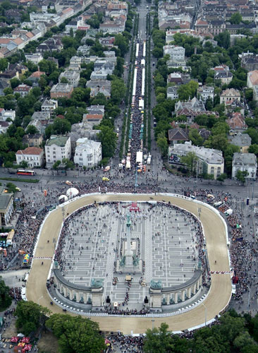 24sport: An aerial view of the National Gallop