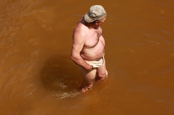 24 hours in pictures: A Flaming Start To June As Britain Basks In Warm Weather